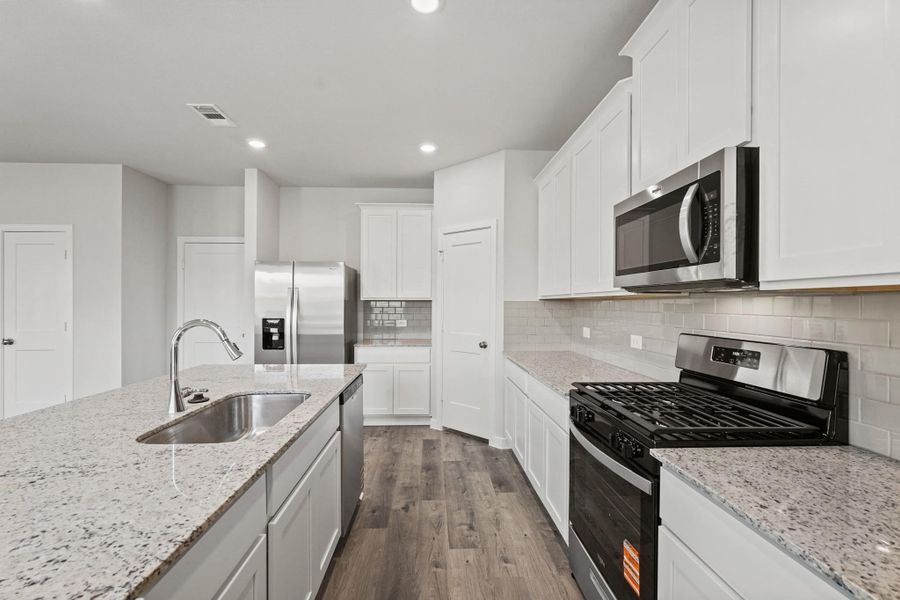 Furnished interior view inside a new home in Magnolia Springs, Montgomery (Image 7).