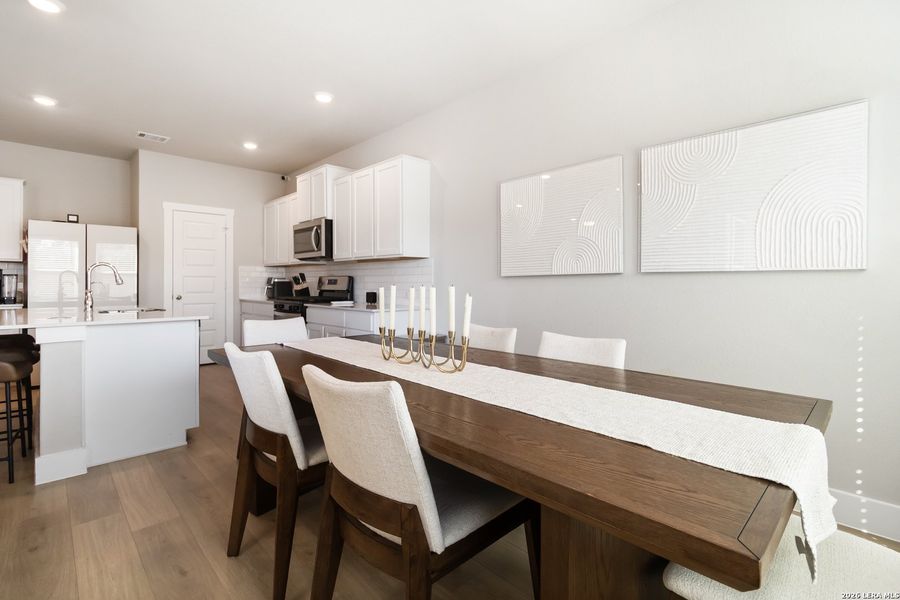Furnished interior view inside a new home in Brookstone Creek, San Antonio (Image 26). Furnished interior view inside a new home in Brookstone Creek, San Antonio (Image 26).