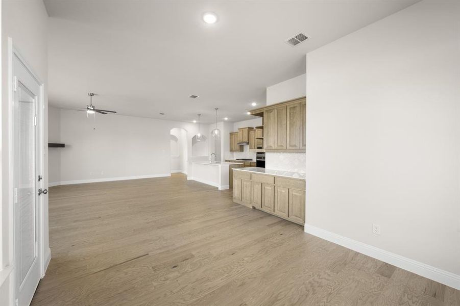 901 Meadowview- Dining-2