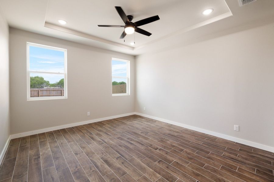 Spacious, unfurnished interior of a new home in Paloma Ranch, Harlingen (Image 12).