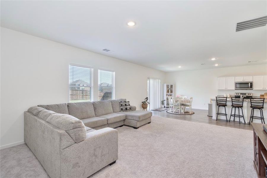 Furnished interior view inside a new home in Willow Springs, Fort Worth (Image 5). Furnished interior view inside a new home in Willow Springs, Fort Worth (Image 5).