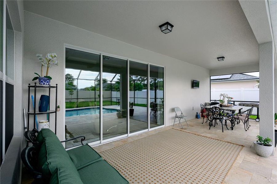 Exterior details and patio area of a home in , Palm Coast (Image 4).