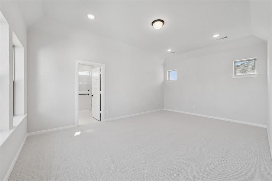 Spacious, unfurnished interior of a new home in Mantua Point Gardens, Van Alstyne (Image 33). Spacious, unfurnished interior of a new home in Mantua Point Gardens, Van Alstyne (Image 33).