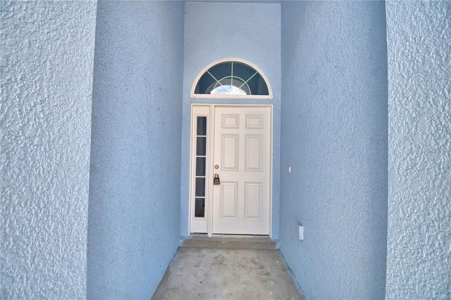 Exterior details and patio area of a home in , Winter Haven (Image 22).