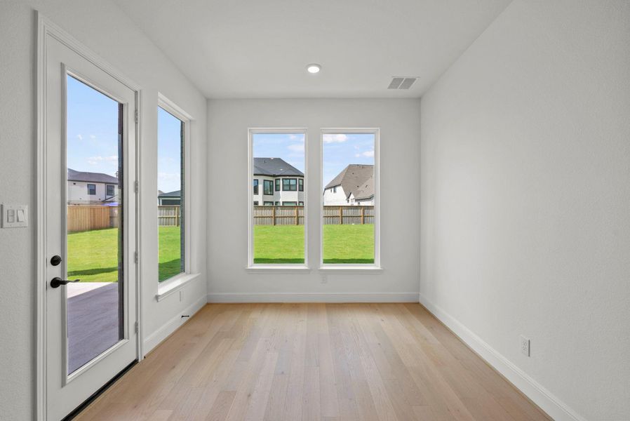 Spacious, unfurnished interior of a new home in Dunham Pointe, Cypress (Image 26).