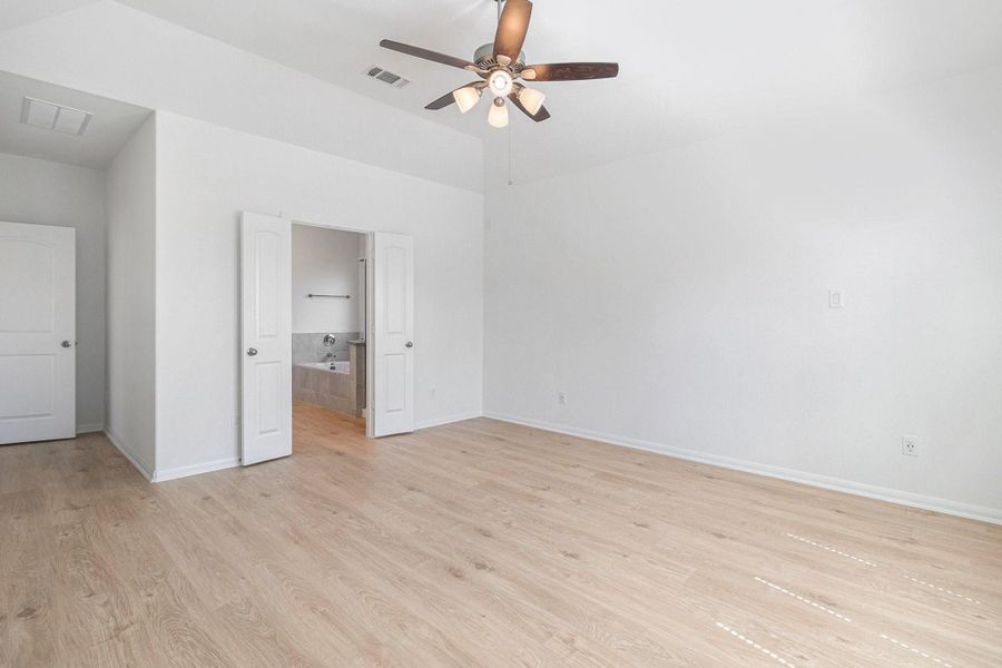 Spacious, unfurnished interior of a new home in Columbia Lakes, West Columbia (Image 15). Spacious, unfurnished interior of a new home in Columbia Lakes, West Columbia (Image 15).