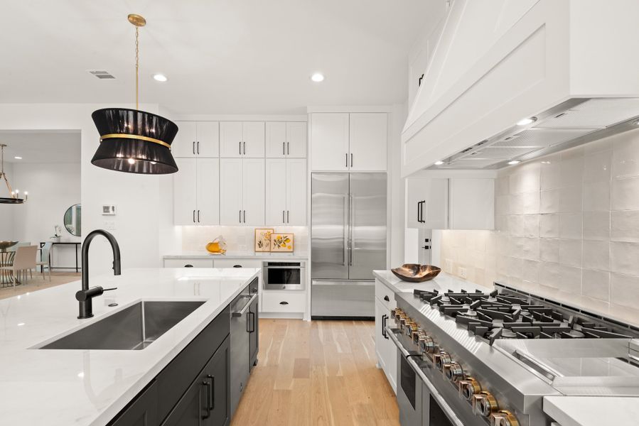 Furnished interior view inside a new home in , Dallas (Image 21). Furnished interior view inside a new home in , Dallas (Image 21).