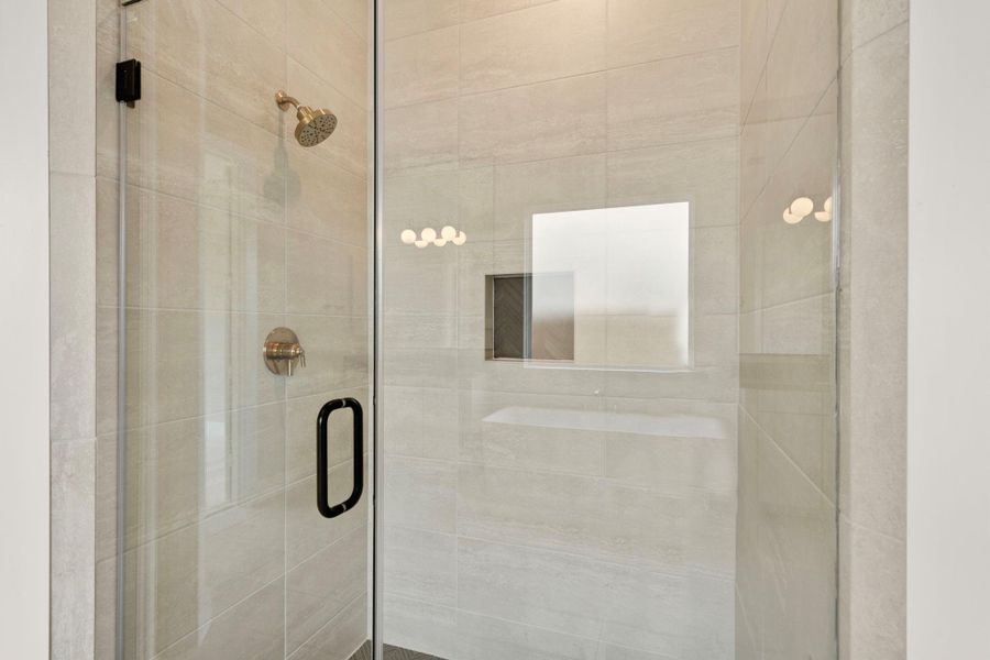 Spa-like main shower