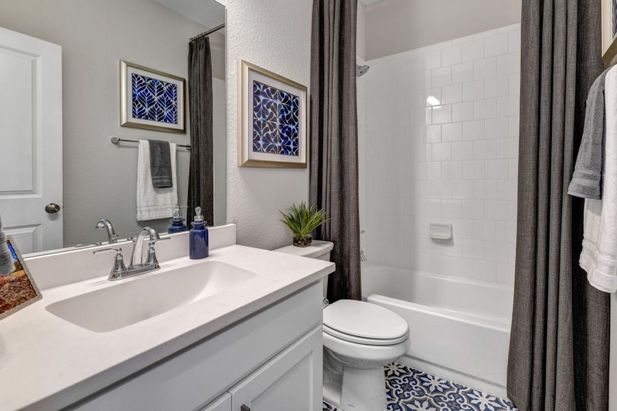 Plan 1525 Secondary Bathroom Representative Image