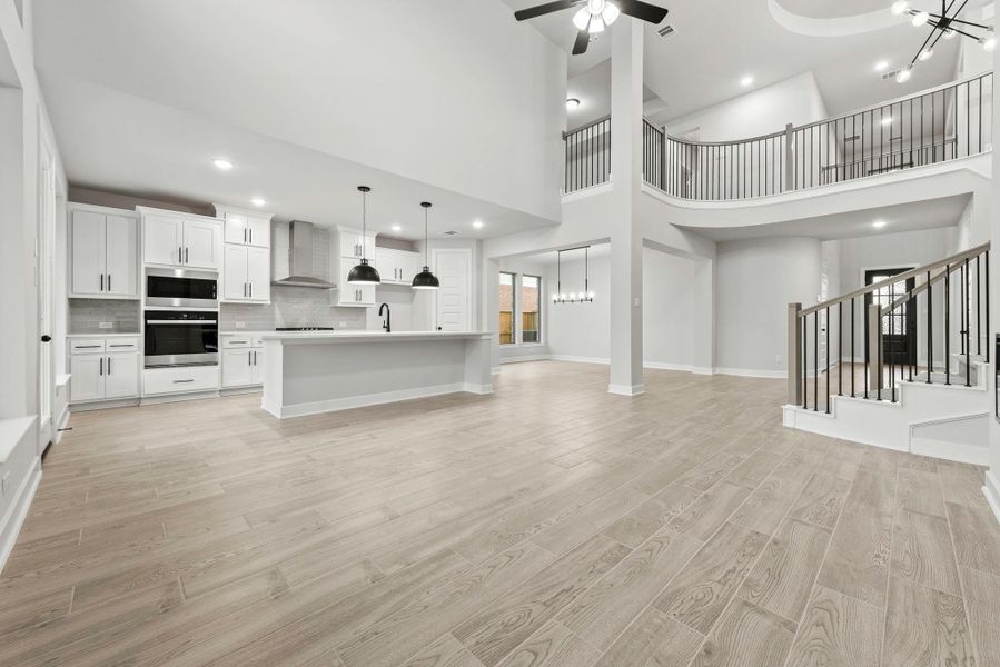 Representative image. Features, specifications, selections and colors may vary.