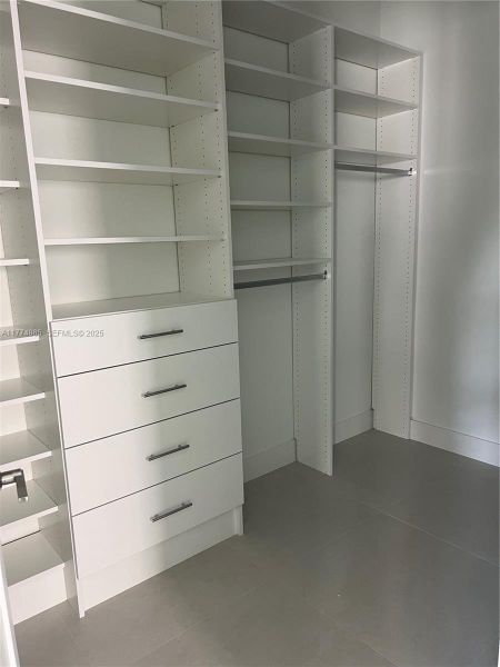 Spacious, unfurnished interior of a new home in , Hollywood (Image 31).