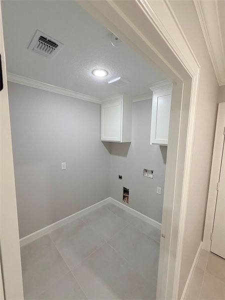 Spacious, unfurnished interior of a new home in , Brazoria (Image 13). Spacious, unfurnished interior of a new home in , Brazoria (Image 13).