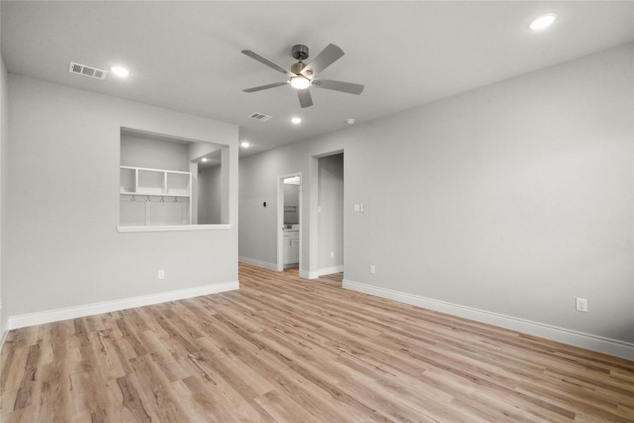 Spacious, unfurnished interior of a new home in , Texas City (Image 31). Spacious, unfurnished interior of a new home in , Texas City (Image 31).