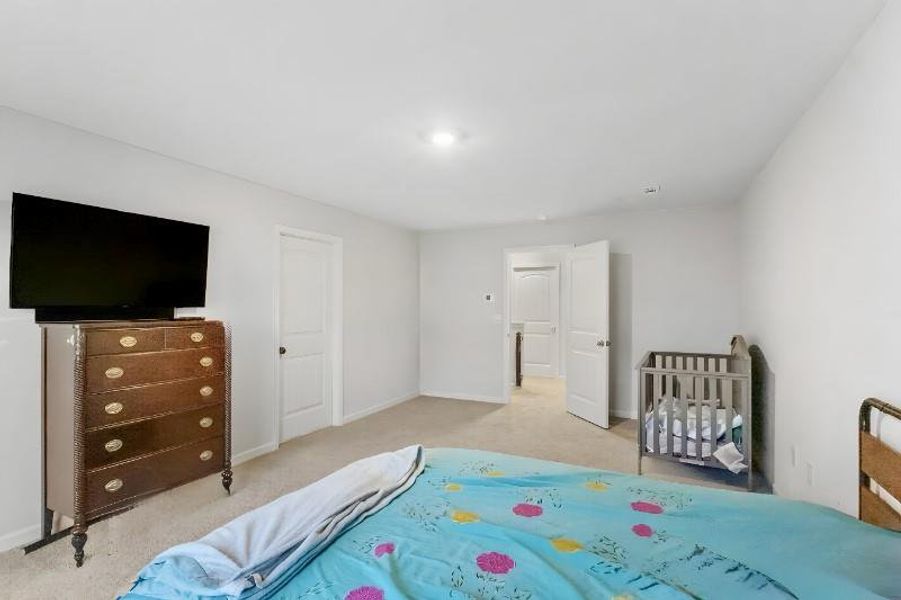 Furnished interior view inside a new home in , Dawsonville (Image 39).