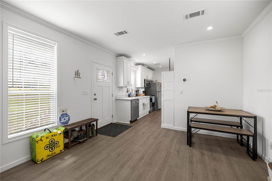 Furnished interior view inside a new home in , Ocklawaha (Image 3).
