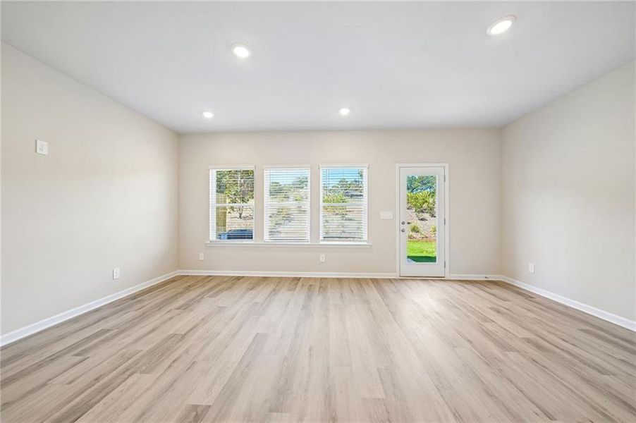 Spacious, unfurnished interior of a new home in Brooks Lake, Loganville (Image 29). Spacious, unfurnished interior of a new home in Brooks Lake, Loganville (Image 29).