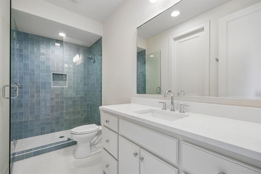 Furnished interior view inside a new home in , Dallas (Image 33).