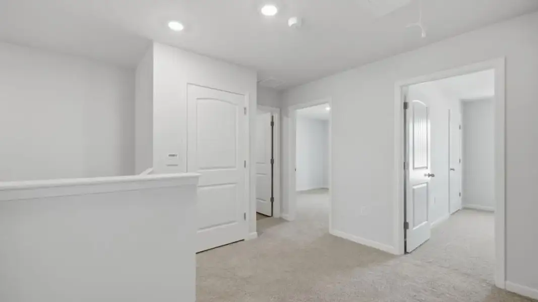 Spacious, unfurnished interior of a new home in Hughes Court, Dawsonville (Image 24).