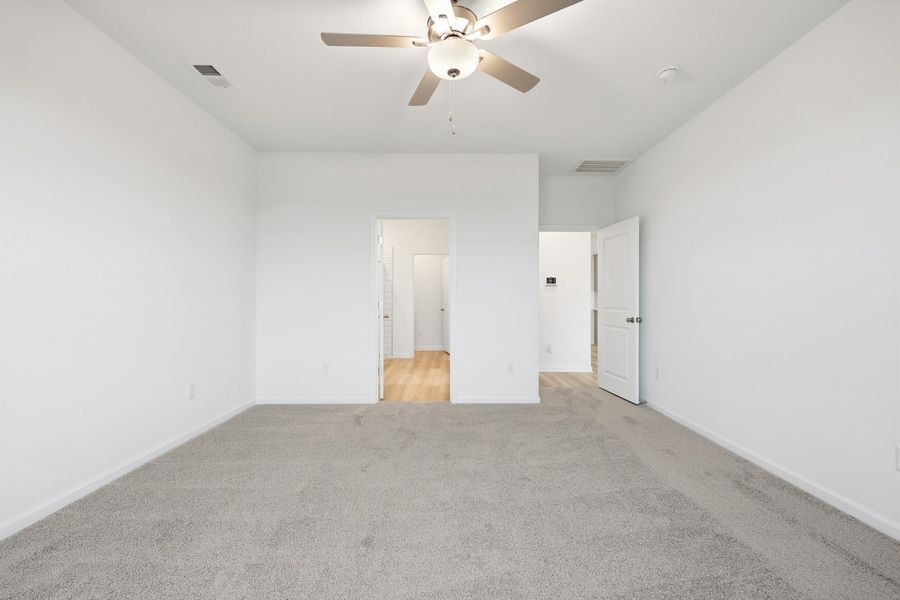 Representative unfurnished interior of a home built from the Bailey II by Great Southern Homes in Southbridge, Sumter (Image 89). Representative unfurnished interior of a home built from the Bailey II by Great Southern Homes in Southbridge, Sumter (Image 89).