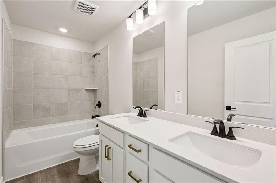 Furnished interior view inside a new home in River Pointe, Monroe (Image 16).