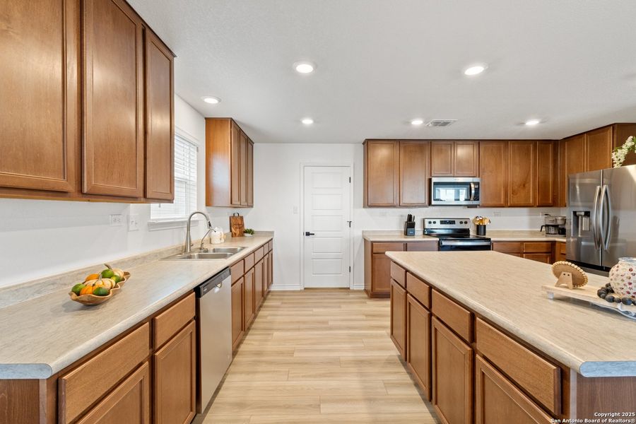 Furnished interior view inside a new home in Champions Landing, San Antonio (Image 28). Furnished interior view inside a new home in Champions Landing, San Antonio (Image 28).