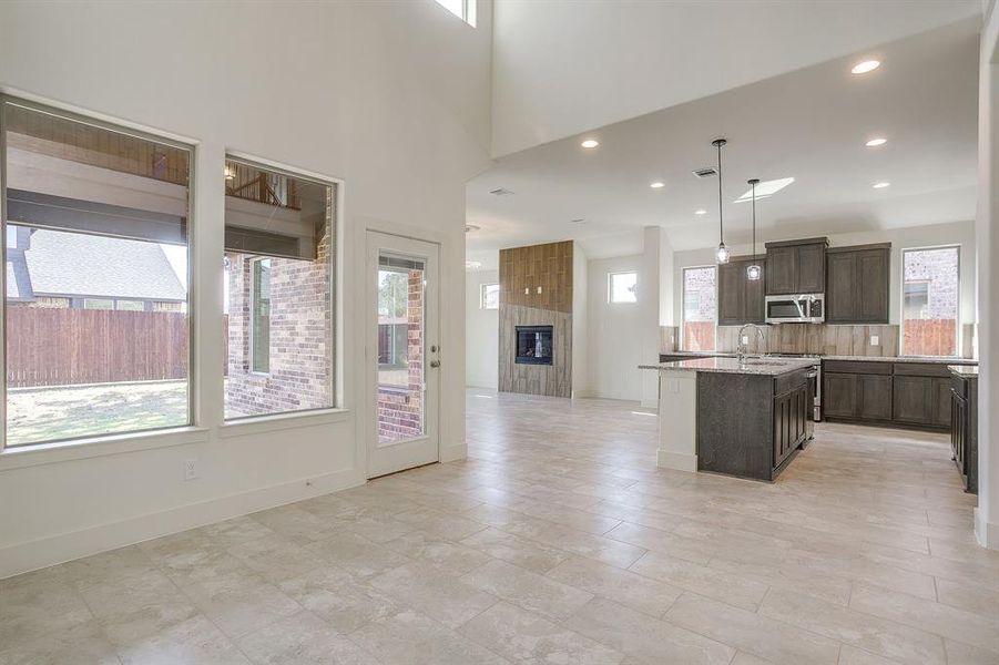 Spacious, unfurnished interior of a new home in , Fort Worth (Image 19).