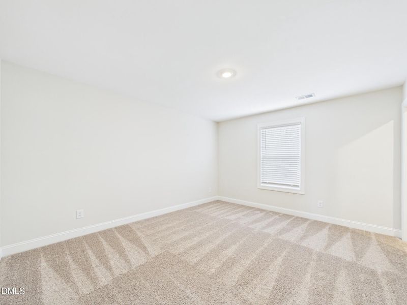 CAM01608G0-PR0122-STILL047