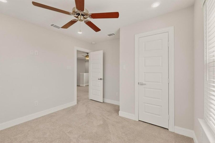 Spacious, unfurnished interior of a new home in , Sulphur Springs (Image 18).