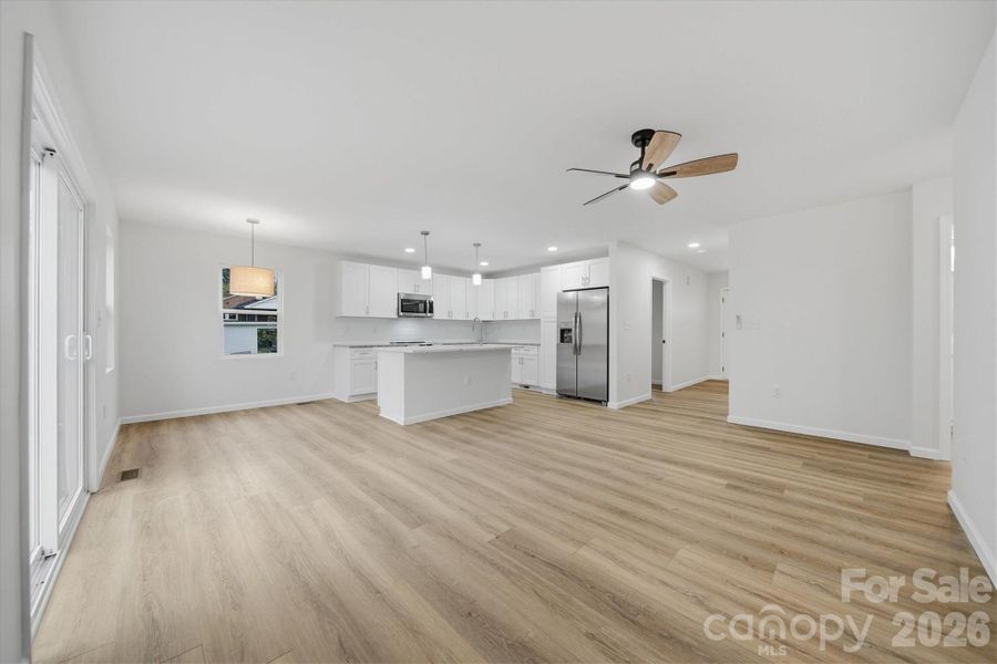 Spacious, unfurnished interior of a new home in , Hickory (Image 27). Spacious, unfurnished interior of a new home in , Hickory (Image 27).
