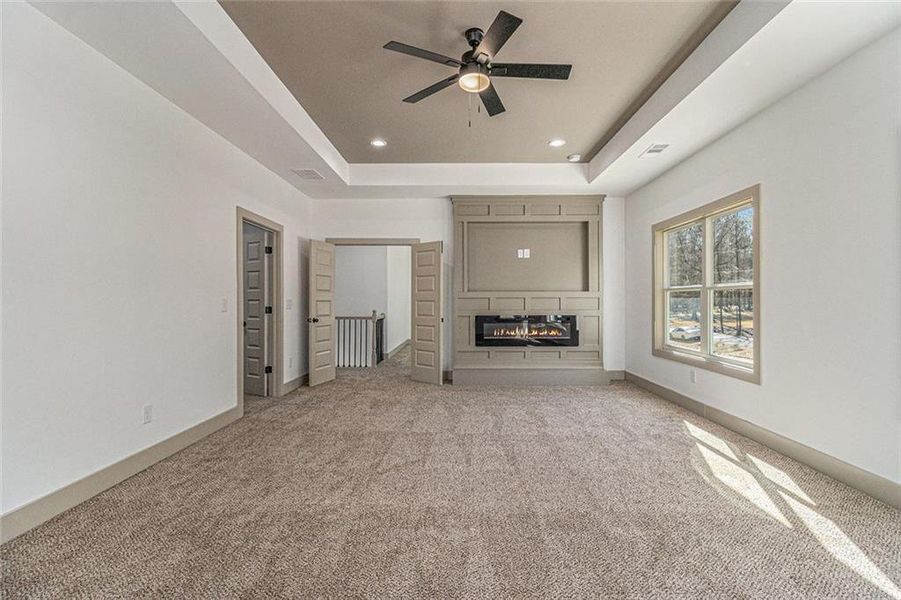 Spacious, unfurnished interior of a new home in , Oxford (Image 32).