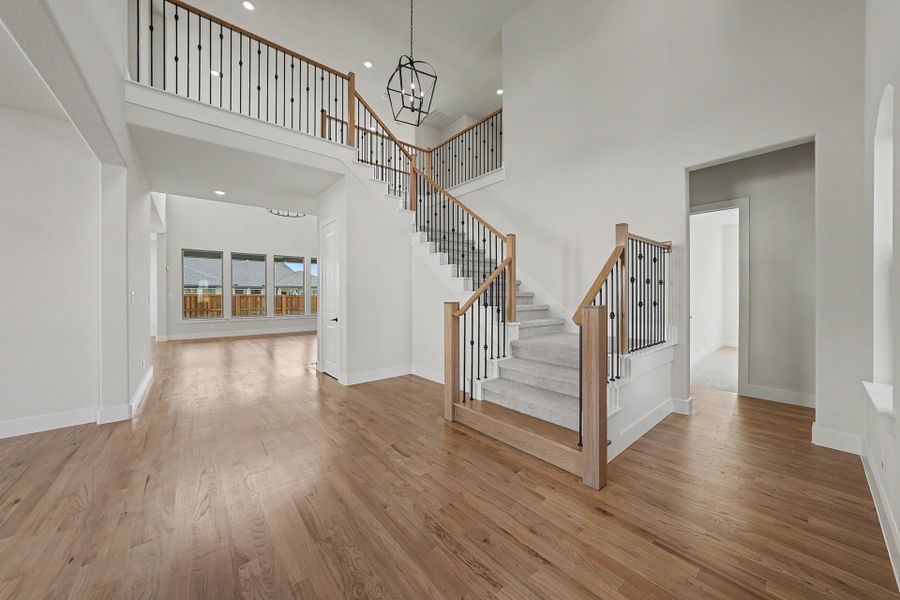 Spacious, unfurnished interior of a new home in Hillside Village, Celina (Image 18).