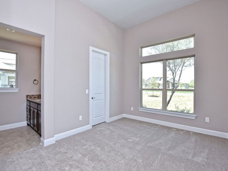 Representative unfurnished interior of a home built from the San Simeon I by Giddens Homes in Clearwater Ranch, Liberty Hill (Image 404).