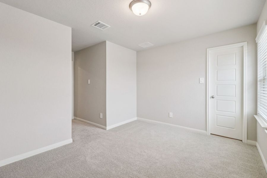 Spacious, unfurnished interior of a new home in Legendary Trails - Premier Series, Cibolo (Image 23).