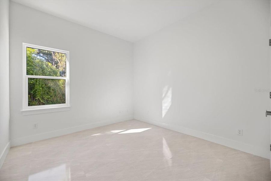 Spacious, unfurnished interior of a new home in , Rotonda West (Image 30).