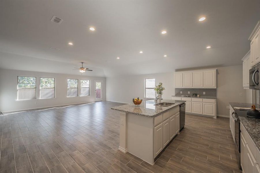Furnished interior view inside a new home in , Fort Worth (Image 8). Furnished interior view inside a new home in , Fort Worth (Image 8).