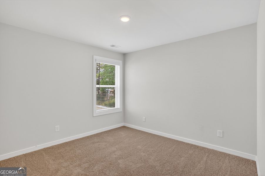 Spacious, unfurnished interior of a new home in The Fairways at Mirror Lake, Villa Rica (Image 42). Spacious, unfurnished interior of a new home in The Fairways at Mirror Lake, Villa Rica (Image 42).