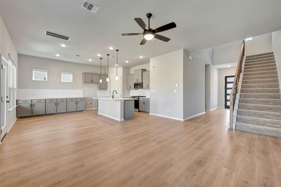Spacious, unfurnished interior of a new home in Heritage, Dripping Springs (Image 23).
