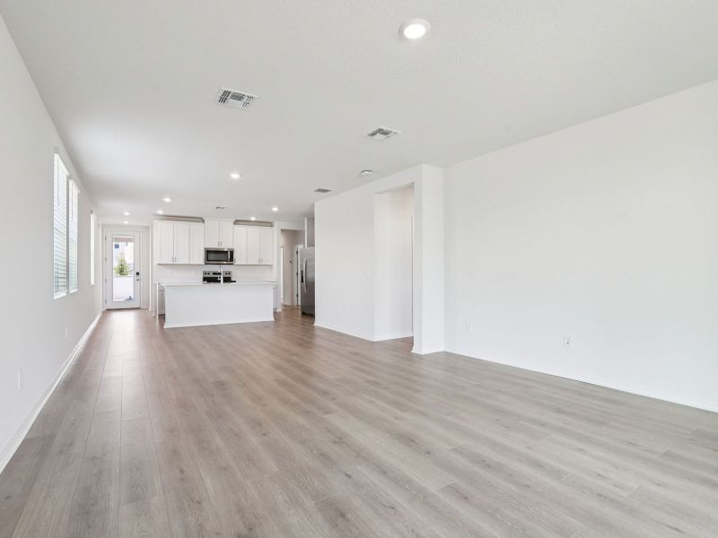 Spacious, unfurnished interior of a new home in Crosswinds - Classic Series, Haines City (Image 8).