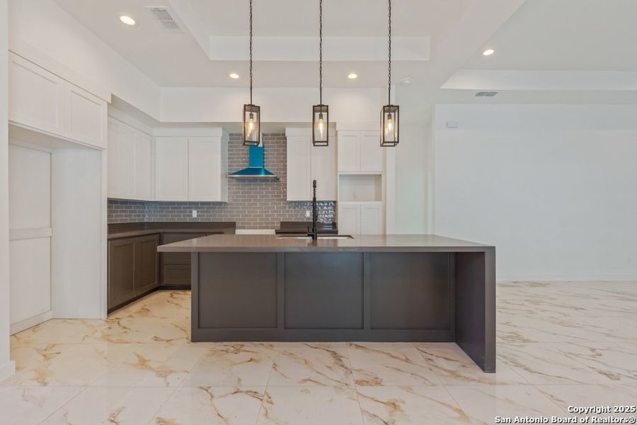 Furnished interior view inside a new home in , Laredo (Image 15).