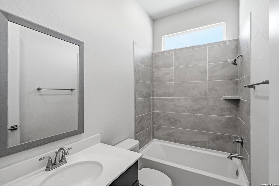Furnished interior view inside a new home in Esperanza 50's, Boerne (Image 16).