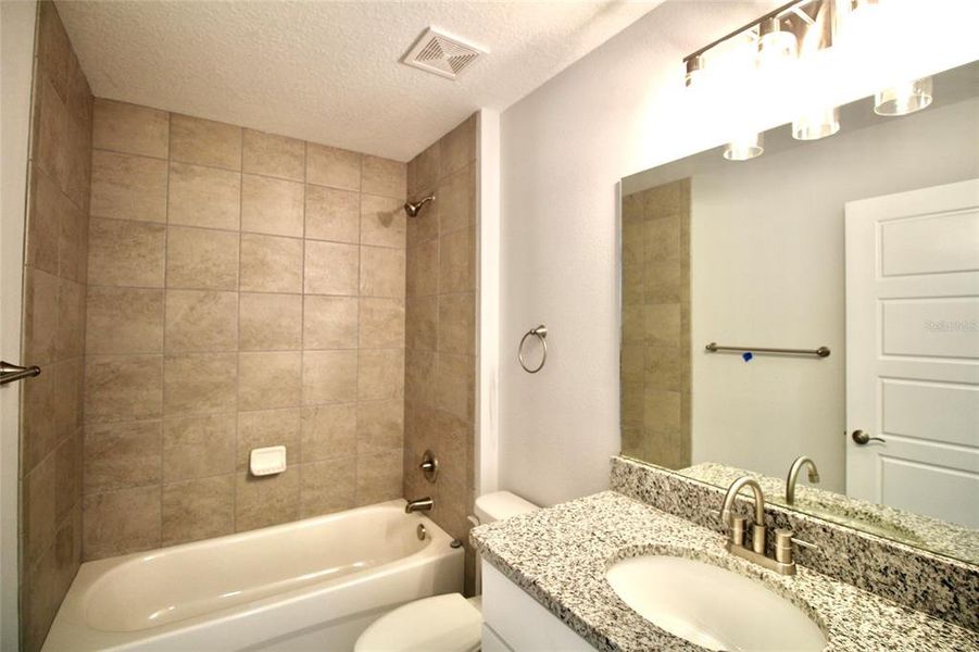 Spacious, unfurnished interior of a new home in , Ocala (Image 19).