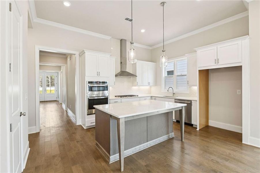 Furnished interior view inside a new home in Aberdeen, Hoschton (Image 17).