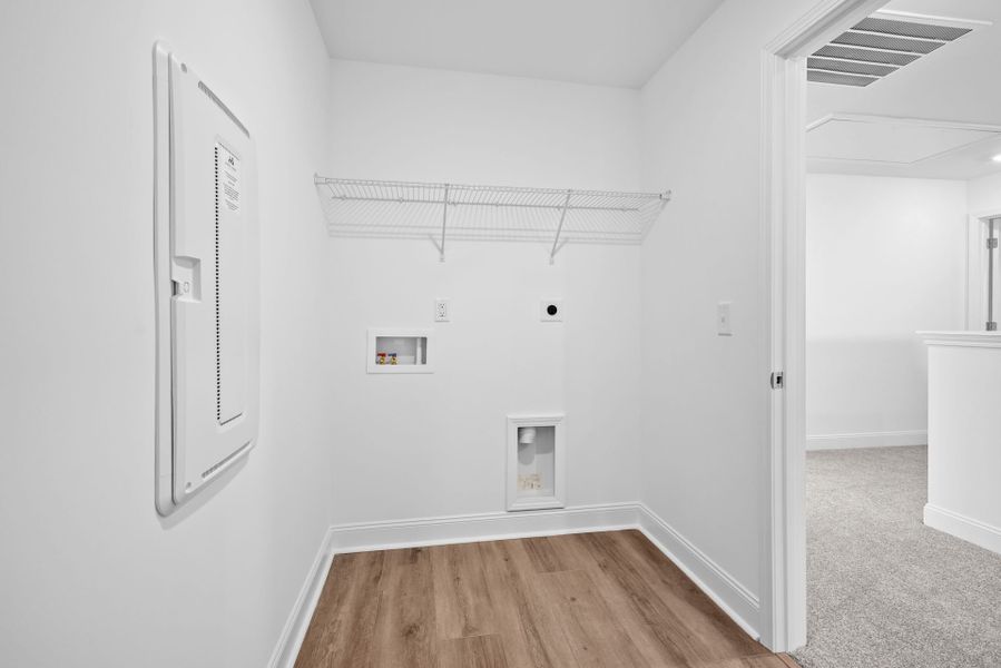 Spacious, unfurnished interior of a new home in Elmbrook, Indian Trail (Image 15).