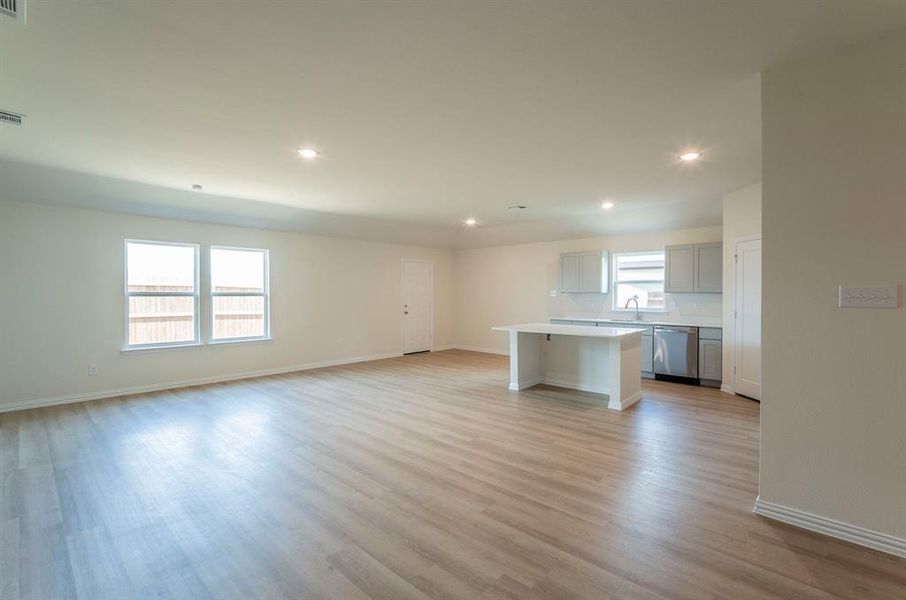 Edited_422_Rose_Ave_3 Edited_422_Rose_Ave_3