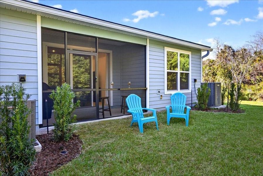 Exterior details and patio area of a home in , Palm Coast (Image 4).