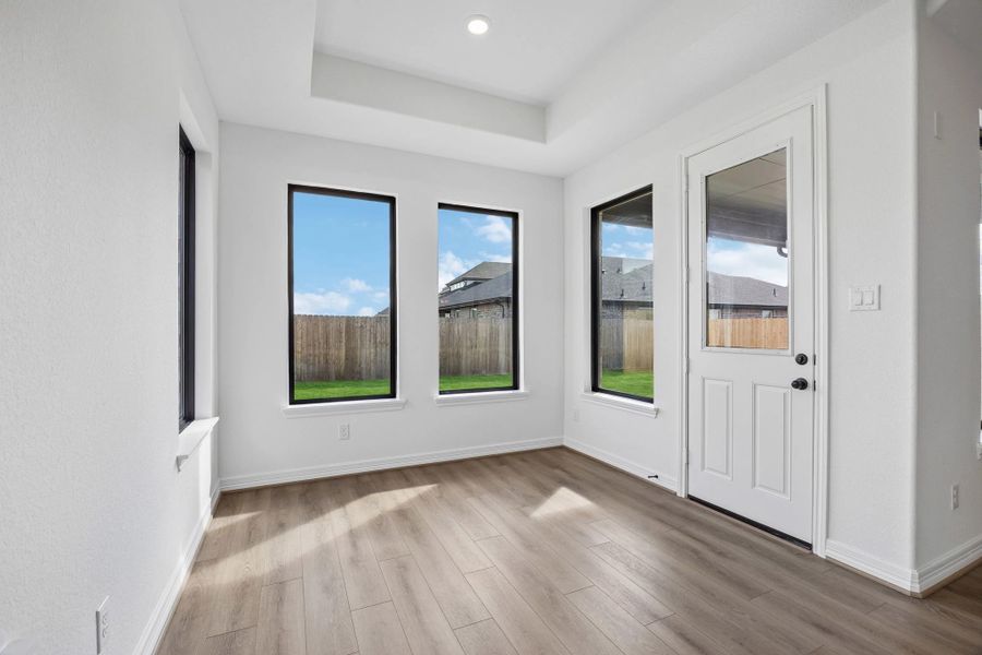 Spacious, unfurnished interior of a new home in Westland Ranch, League City (Image 14).