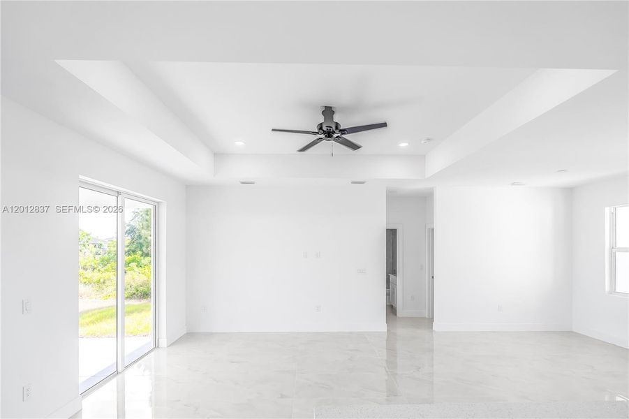Spacious, unfurnished interior of a new home in , Lehigh Acres (Image 11).