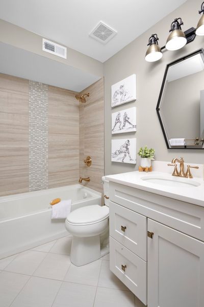 Representative furnished interior of a home built from the Clay by Fischer Homes in Leeland Farms, Fuquay Varina (Image 40).