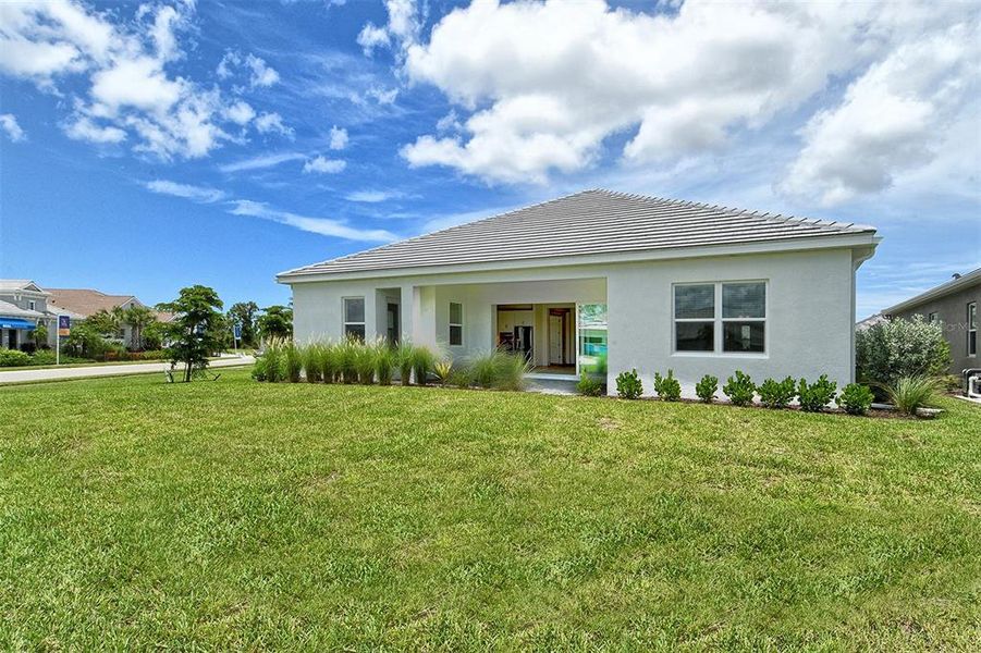 Exterior details and patio area of a home in , Venice (Image 3).