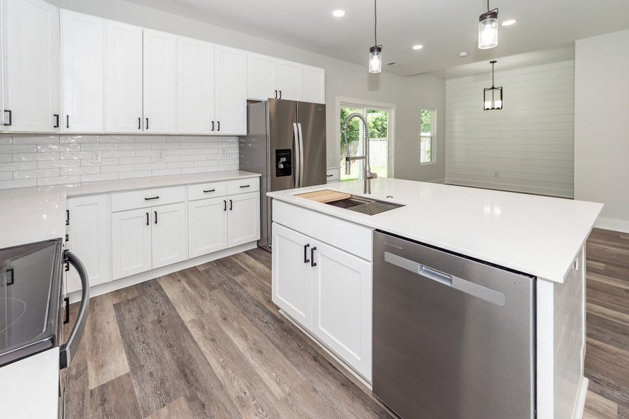 Furnished interior view inside a new home in , Hanahan (Image 7).